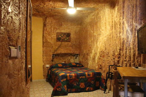 The Underground Motel - Accommodation Asia 5