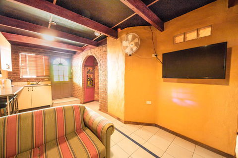 The Underground Motel - Accommodation Asia 16