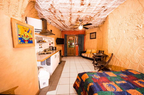 The Underground Motel - Accommodation Asia 18