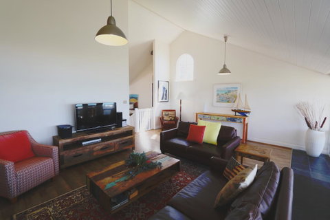 Caledonian Inn - Accommodation Guide 7