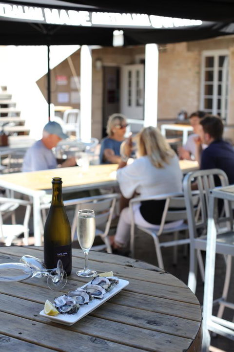 Caledonian Inn - Accommodation Guide 16