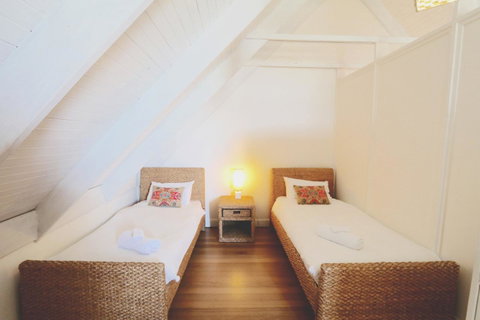 Caledonian Inn - Accommodation Guide 9