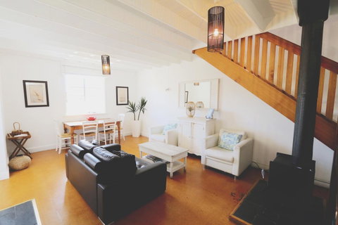 Caledonian Inn - Accommodation Guide 27