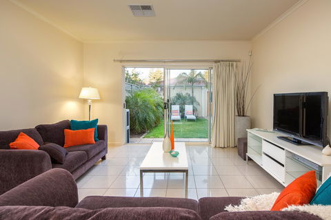 Adelaide Luxury Beach House - Accommodation Asia 32