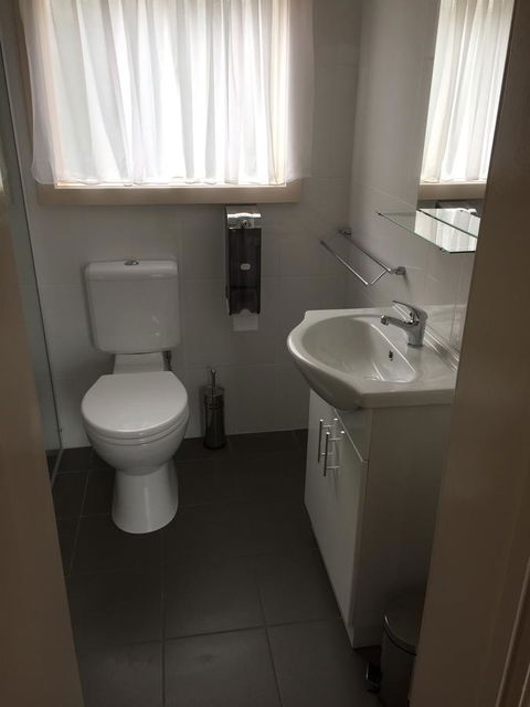 Blue Lake Motel - Accommodation Asia 18