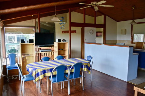 Dolphinview - Accommodation Asia 3