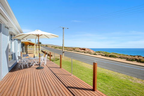 Salomon Sea Haus - Sellicks Beach - C21 SouthCoast Holidays - Accommodation Asia 0
