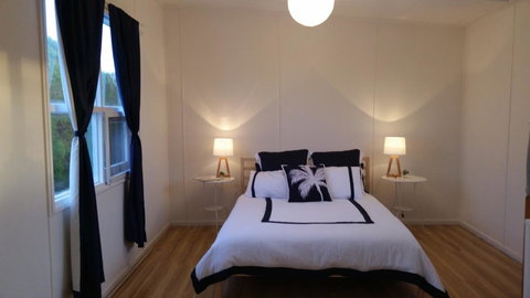 The Sandland Shack - Accommodation Guide 1