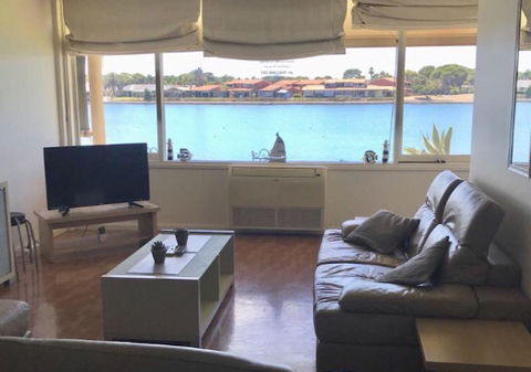 Lakeside - Accommodation Asia 0