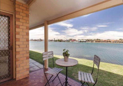 Lakeside - Accommodation Asia 1