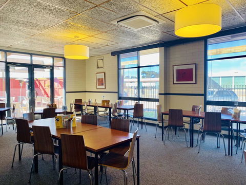Opal Inn Hotel, Motel, Caravan Park - Accommodation Asia 28