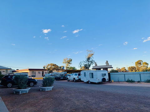Opal Inn Hotel, Motel, Caravan Park - Accommodation Asia 40