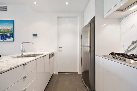 Swainson On Hindmarsh - Accommodation Asia 2