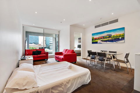 Swainson On Hindmarsh - Accommodation Asia 8