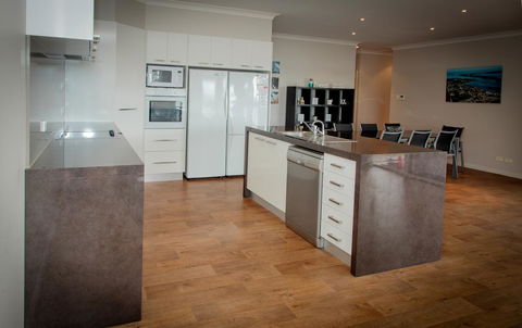 Waterfront On Osprey - Accommodation Asia 8