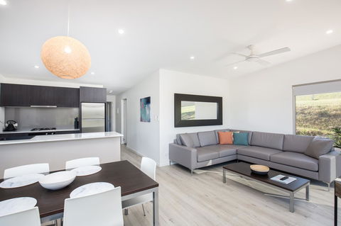 Blue Lake Holiday Park - Accommodation Asia 24