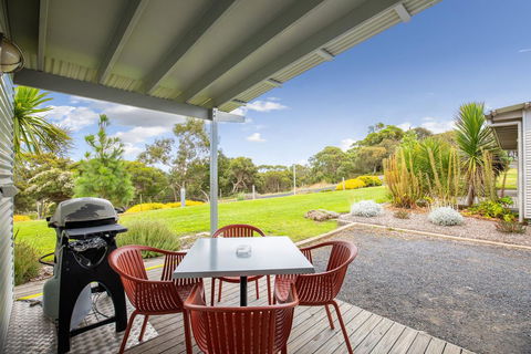 Blue Lake Holiday Park - Accommodation Asia 34