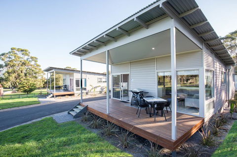 Blue Lake Holiday Park - Accommodation Asia 15