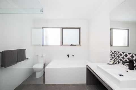Blue Lake Holiday Park - Accommodation Asia 26