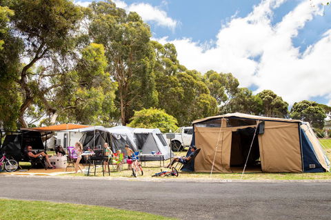 Blue Lake Holiday Park - Accommodation Asia 9