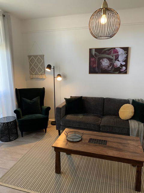 Sunshine Four - Accommodation Asia 9