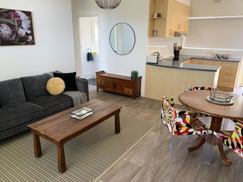 Sunshine Four - Accommodation Asia 0
