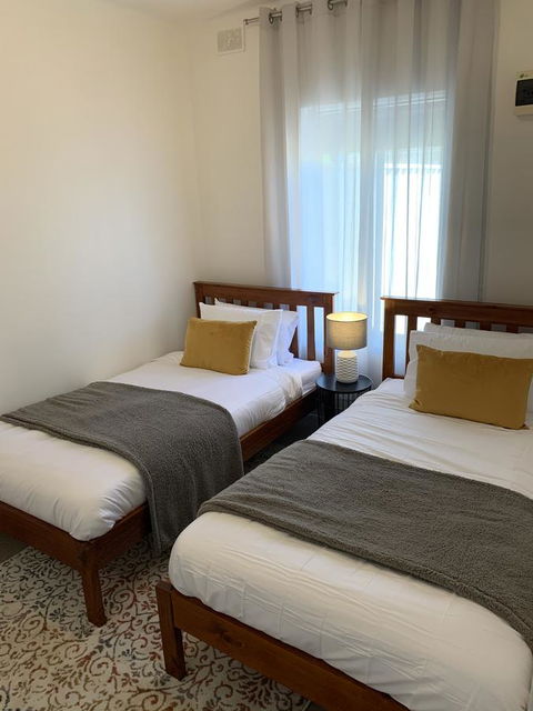 Sunshine Four - Accommodation Asia 34
