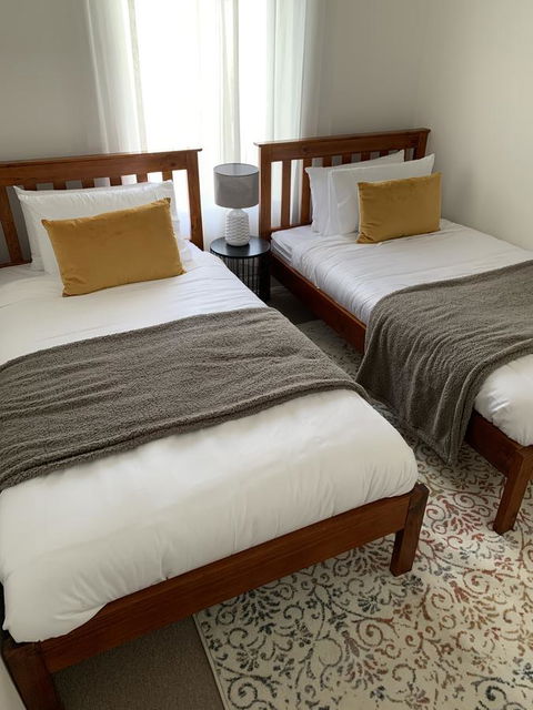 Sunshine Four - Accommodation Asia 36
