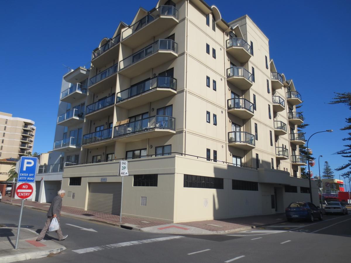 Glenelg SA Accommodation Guide