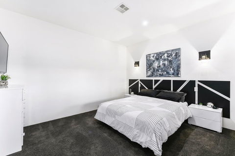KENNEDY EXECUTIVE TOWNHOUSE - Accommodation Asia 2