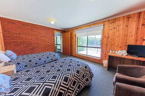 Country Roads Motor Inn Naracoorte - Accommodation Asia 15