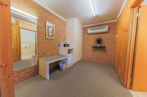 Country Roads Motor Inn Naracoorte - Accommodation Asia 5