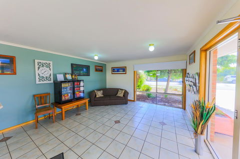 Country Roads Motor Inn Naracoorte - Accommodation Asia 37