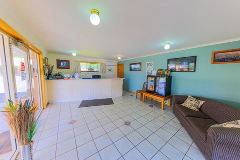 Country Roads Motor Inn Naracoorte - Accommodation Asia 14