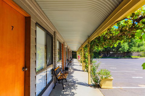 Country Roads Motor Inn Naracoorte - Accommodation Asia 27