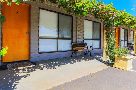 Country Roads Motor Inn Naracoorte - Accommodation Asia 24