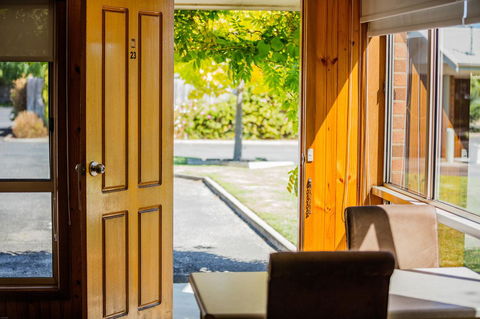 Country Roads Motor Inn Naracoorte - Accommodation Asia 34