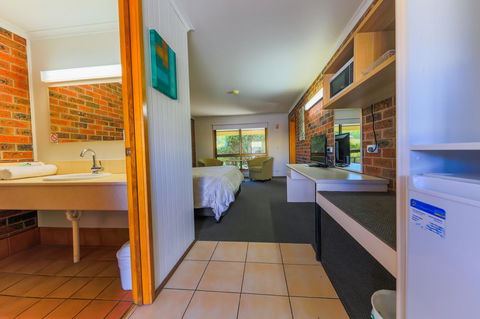 Country Roads Motor Inn Naracoorte - Accommodation Asia 12