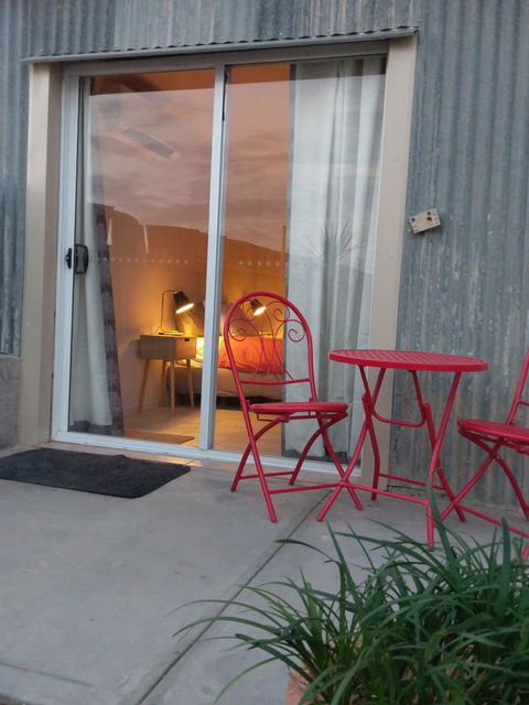Desert Gum Retreat Gough St - Accommodation Asia 0