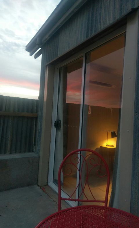 Desert Gum Retreat Gough St - Accommodation Asia 21