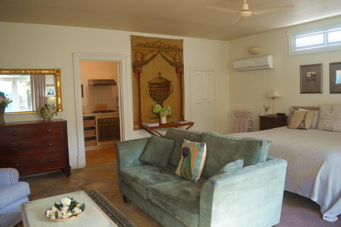 Athelney Cottage Bed And Breakfast - Accommodation Asia 4