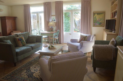 Athelney Cottage Bed And Breakfast - Accommodation Asia 21