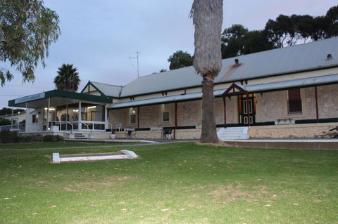 Island Motel Kingscote - Accommodation Guide 1