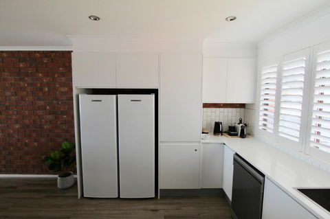 Southern Sands\' Beachfront Apartment - Accommodation Asia 9