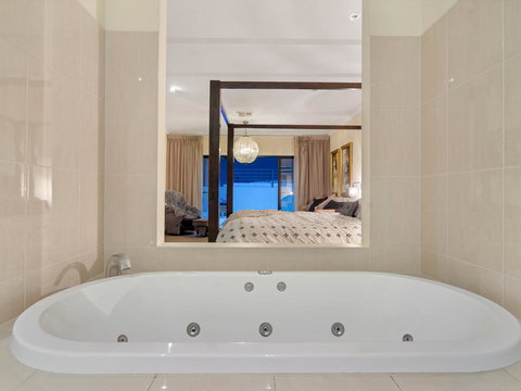 City-Barossa Gateway - Accommodation Asia 1