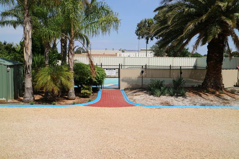 Renmark Motor Inn - Accommodation Asia 4