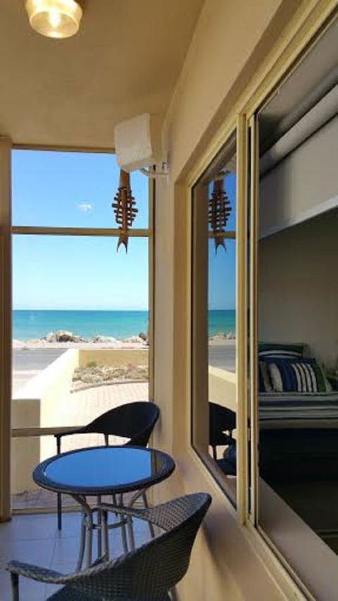 Acaill Accommodation Esplanade Living Self Check-In Self Check-Out - Accommodation Guide 18