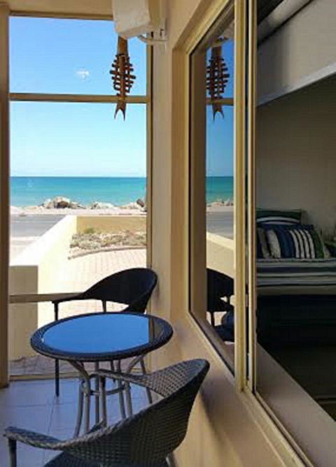 Acaill Accommodation Esplanade Living Self Check-In Self Check-Out - Accommodation Guide 38