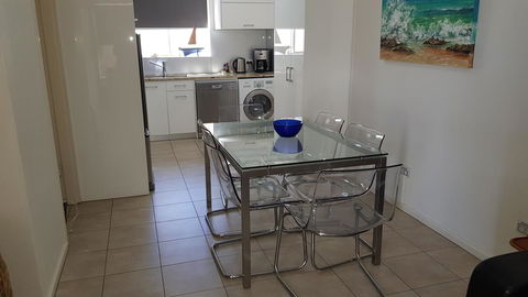Acaill Accommodation Esplanade Living Self Check-In Self Check-Out - Accommodation Guide 7
