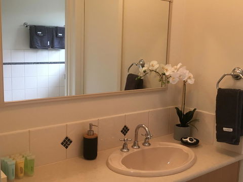 Apartment 229 Mount Gambier - Accommodation Asia 3